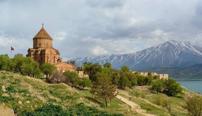 جاذه گردشگری وان