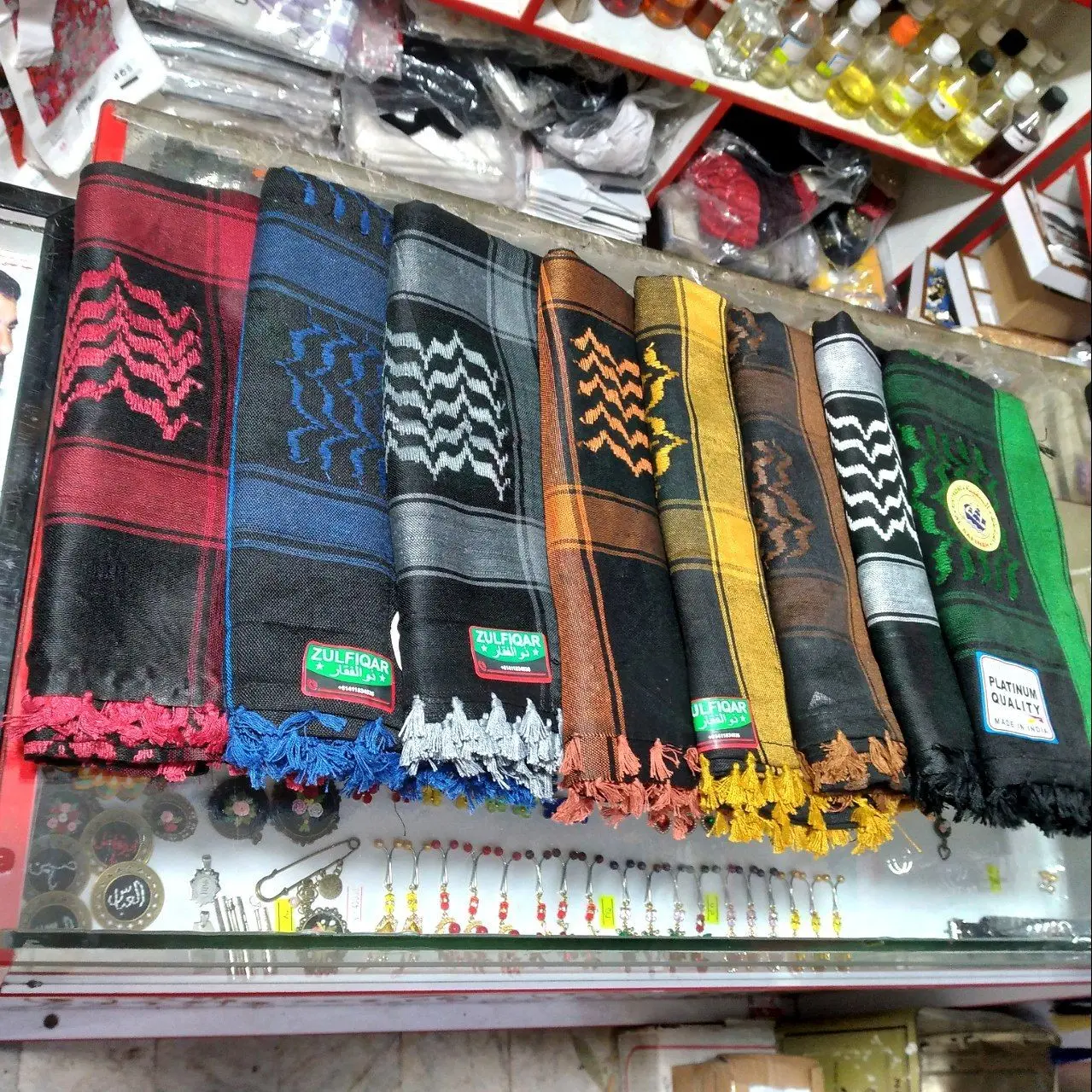 خرید روسری و چفیه از بازار کربلا | گلگشت