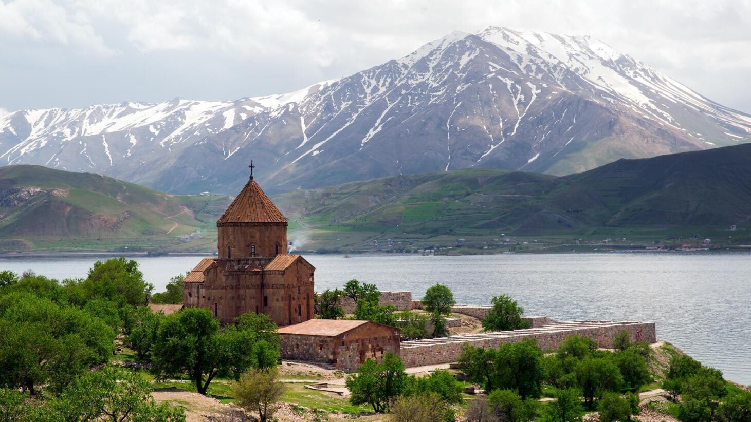 جاذبه گردشگری وان